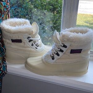 Women's Cream Winter Boots